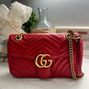 GUCCI MARMONT SMALL SHOULDER BAG IN RED LEATHER